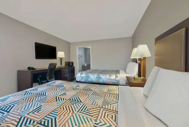 Room, Quadruple, Motel6 McDonough, GA 6/9
