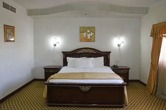 غرفة تنفيذية بسرير كينج، Imperial Royale Hotel 1/6