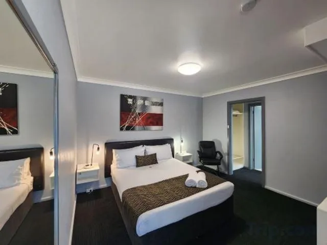 غرفة بسرير كوين، Crest Motor Inn 7/9