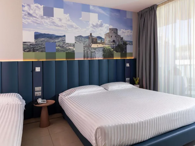 غرفة سوبيريور بسرير مزدوج، MERCURE RIMINI ARTIS 3/9