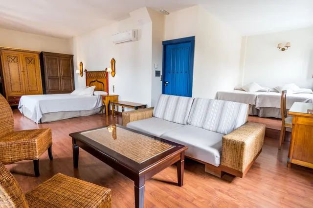 غرفة خارجية سوبيريور رباعية بسرير مزدوج وسريرين منفصلين، Plaza Nueva Hotel 5/6