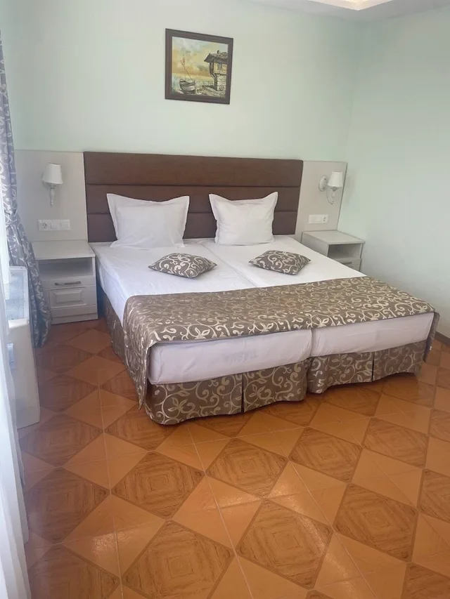 شقة أساسية بسرير كوين بإطلالة على المدينة بشرفة بغرفة نوم واحدة مع أريكة، Villa List 1/7