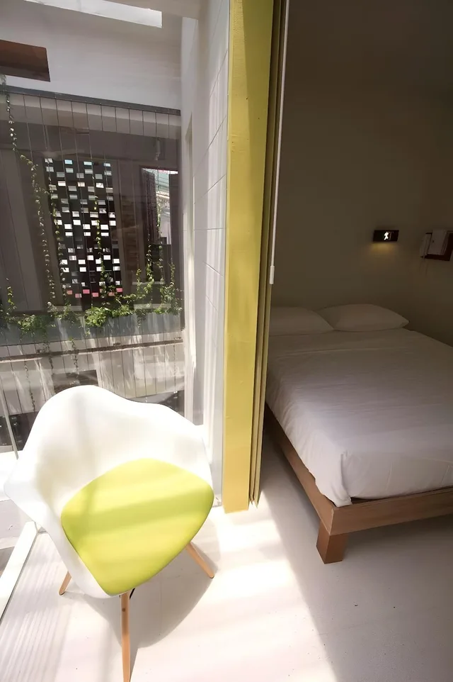 غرفة بشرفة، Lantern Hotel 2/2