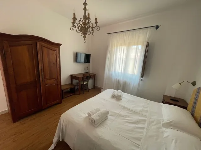 غرفة قياسية بسرير كوين، Hotel Verdi 2/10
