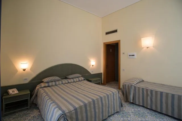Superior, Triple, Hotel Villa Maria 4/4