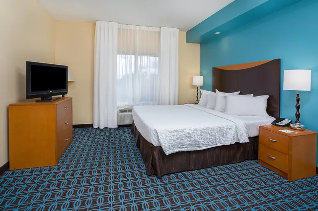 جناح بسرير كينج مع أريكة، Fairfield Inn Suites By Marriott Louisville East 2/6