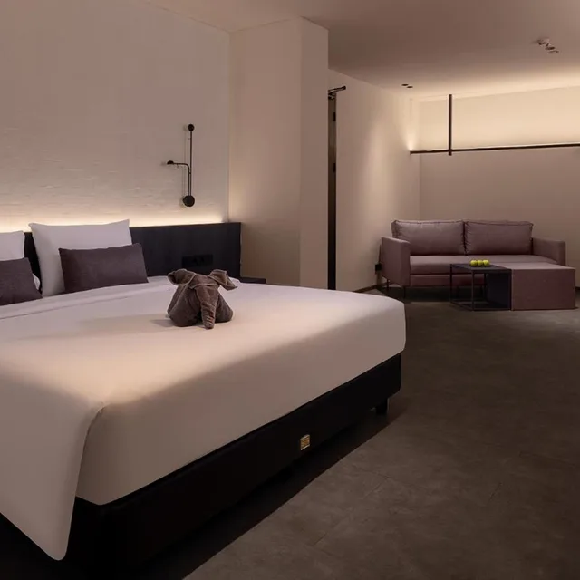 Suite, Balcony, REZ Hotel 3/10