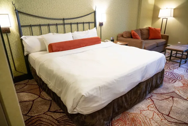 غرفة سوبيريور بسرير كينج، Banff Caribou Lodge & Spa 3/6