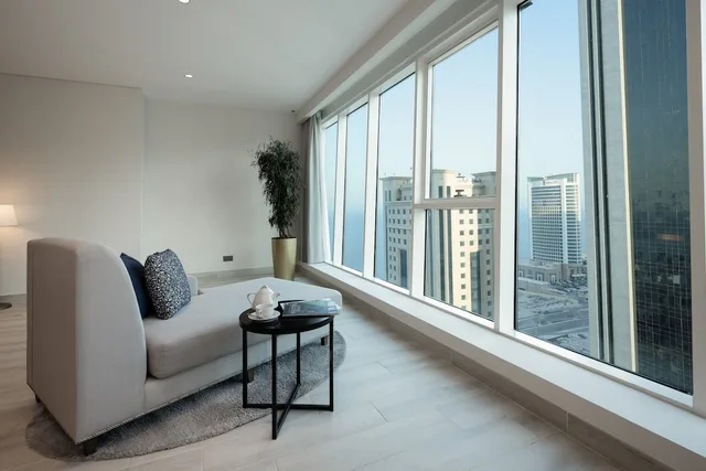 إقامة تنفيذية بسرير كينج وسريرين فرديين بإطلالة على المدينة بـ3 غرف نوم، Centara West Bay Hotel and Residences Doha 6/10