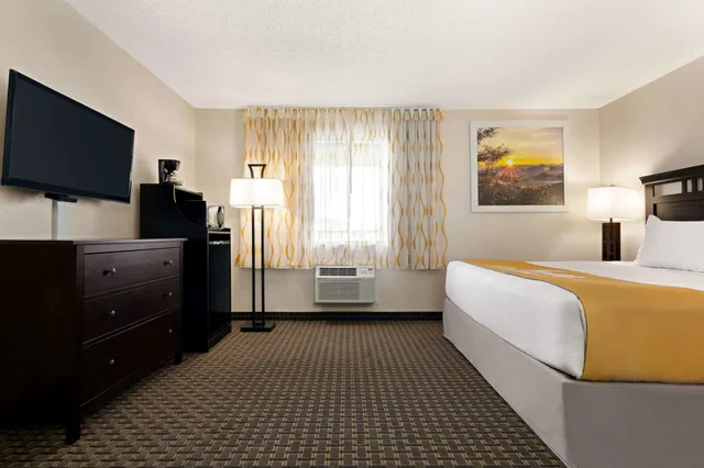 غرفة بسرير كينج، Days Inn by Wyndham Cortez 2/10