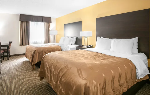 غرفة رباعية بسريرين كوين، Quality Inn and Suites Metropolis I-24 1/2
