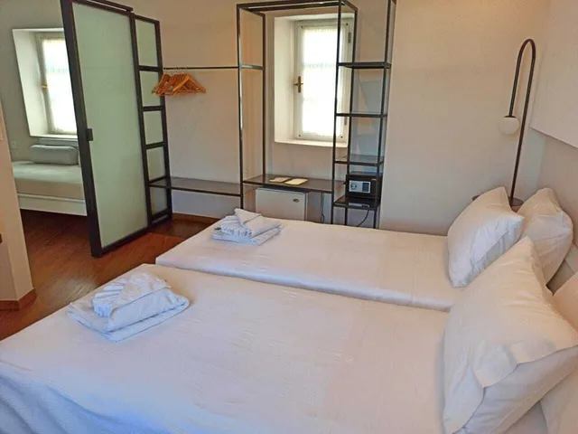 غرفة سوبيريور بسريرين منفصلين بإطلالة على البحر، Amphora Hotel 2/6