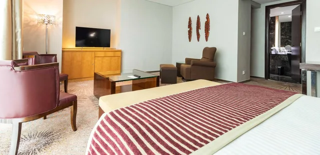 جناح جونيور للمدخنين، Cambridge Hotel Medan (ex Grand Swiss Belhotel Medan) 5/8