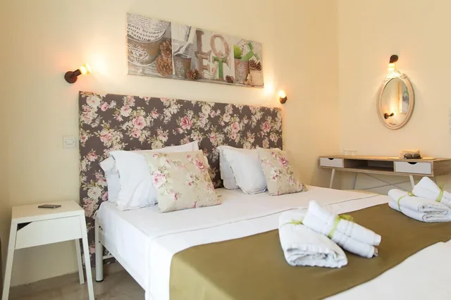 غرفة بسرير مزدوج أو سريرين منفصلين بإطلالة على الجبل، Aurora Beach Hotel 9/10