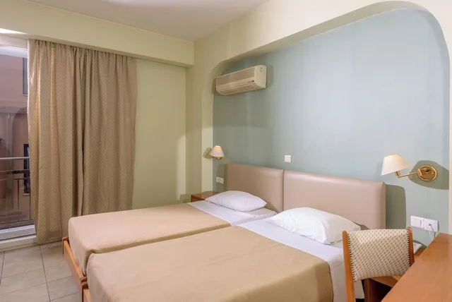 غرفة قياسية بسريرين منفصلين، Zeus Hotels El Greco Heraklion 2/9