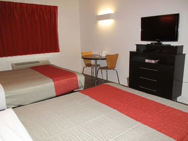 غرفة ديلوكس بسريرين كوين، Motel6 Moncton, NB 7/10