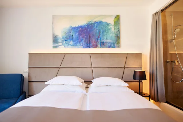 غرفة عائلية ثلاثية بإطلالة على البحر، Paris Hotel 5/6