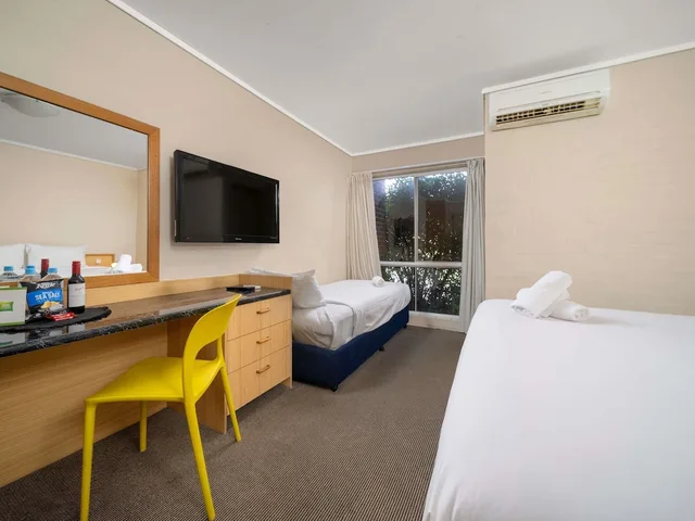 غرفة عائلية بسرير كوين وسرير فردي وسرير بطابقين، ibis Styles Canberra 5/8