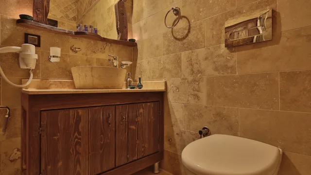 غرفة ديلوكس ثلاثية بسرير مزدوج وسرير فردي، Cappadocia Cave Land Hotel 1/1