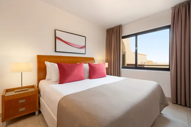 شقة بسرير كوين بإطلالة على البحر بغرفة نوم واحدة مع أريكة، Ramada Residences by Wyndham Tenerife Costa Adeje 1/4