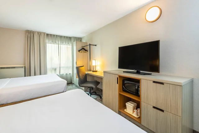 غرفة قياسية بسريرين مزدوجين، Comfort Inn Kingston - Highway 401 6/10