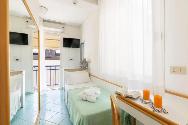 غرفة قياسية بسريرين منفصلين، Hotel Caprice 9/10