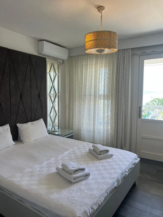غرفة ديلوكس بسرير مزدوج بإطلالة على البحر، Buyukada Port Hotel 4/10