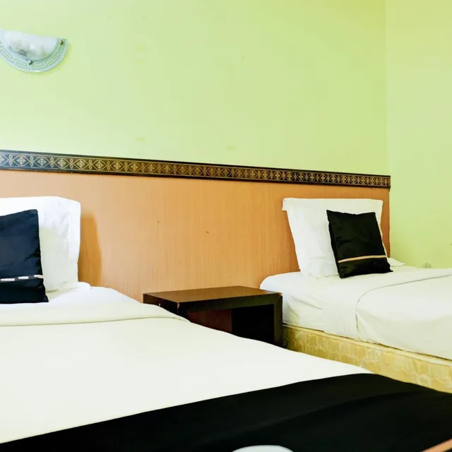 Standard, Twin Beds, OYO 2255 Hotel Aifih 2/9