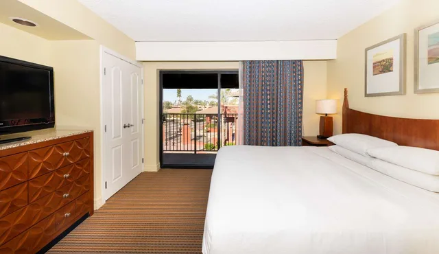 جناح بسرير كوين بغرفة نوم واحدة بحوض استحمام لذوي الإعاقة، Hilton Phoenix Resort at the Peak 1/3