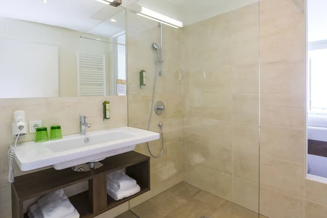 غرفة عائلية بسريرين كوين بشرفة، Lti Alpenhotel Kaiserfels 6/7