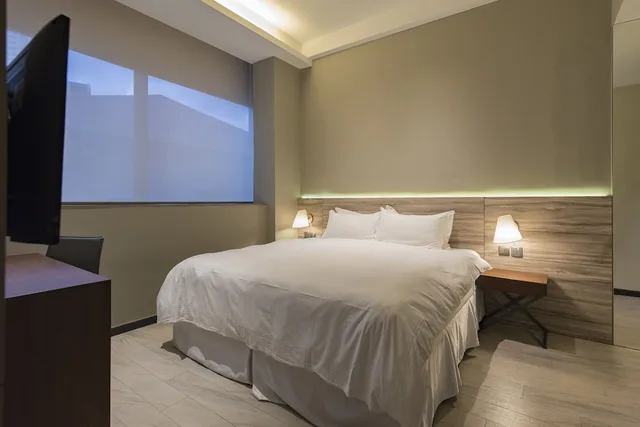 2 Bedrooms, Apartment, 2 King Beds, Laundry, Louis Kienne Serviced Residences 1/7
