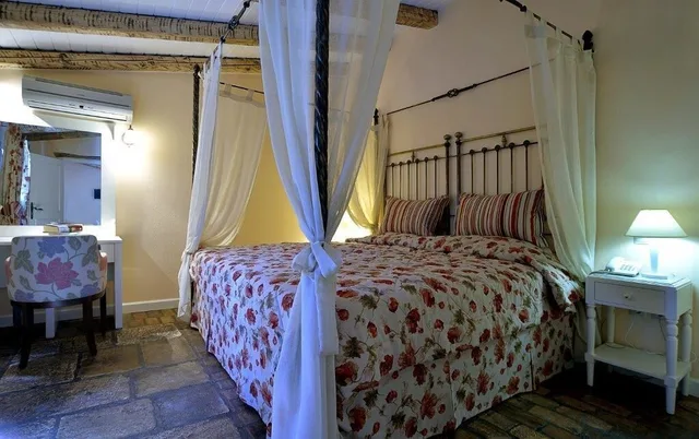 غرفة عائلية بسرير كوين وسريرين منفصلين بإطلالة على الجبل بغرفة نوم واحدة بمطبخ صغير، Fundana Villas Aparthotel 3/5