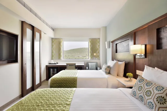 غرفة بسريرين منفصلين، Fairfield By Marriott Belagavi 2/6