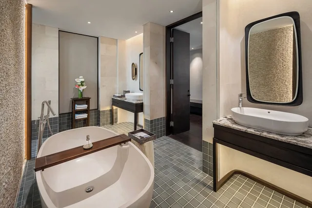 2 Bedrooms, Pool, Villa, Twin Beds, Garden View، InterContinental Bali Sanur Resort, an IHG Hotel 3/3