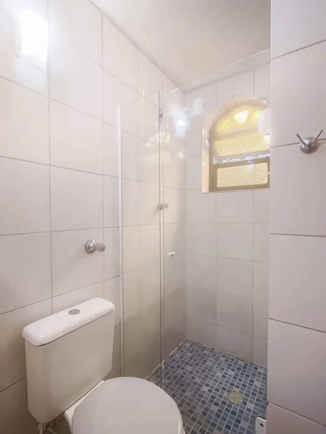 Private, Triple, 1 Double and 1 Single Bed, Private Bathroom، Geko Hostel & Pousada Paraty 5/6