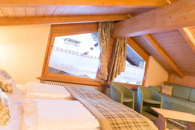 Superior, 4 Beds, Crosal Hotel 5/10