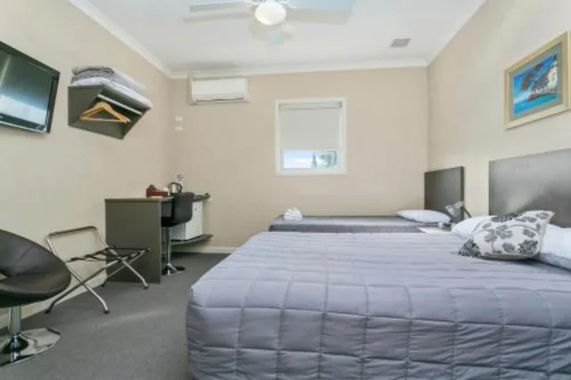غرفة مفردة بسرير كينج بحمام مشترك، No1 Motels On Victoria 2/3