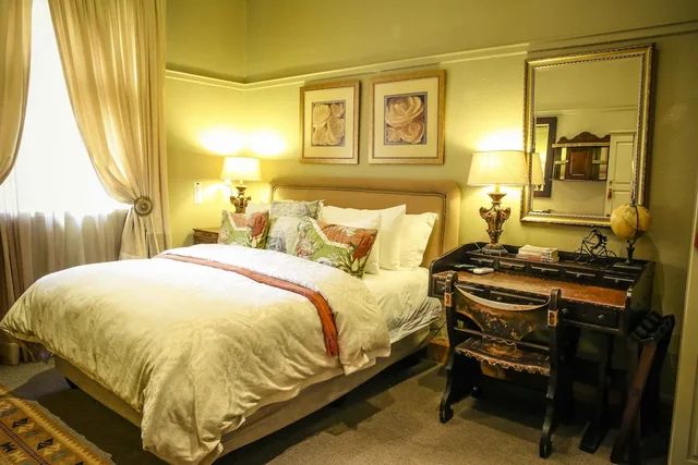 غرفة كومفورت بسرير كوين، Riverside Lodge 1/2