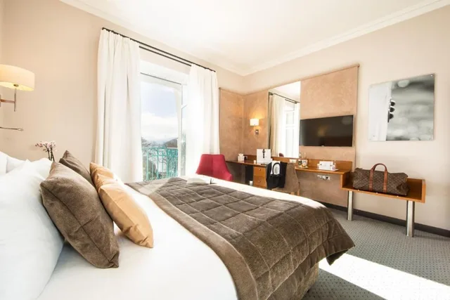 Lake, Prestige, Twin Beds, Balcony، Impérial Palace 2/4