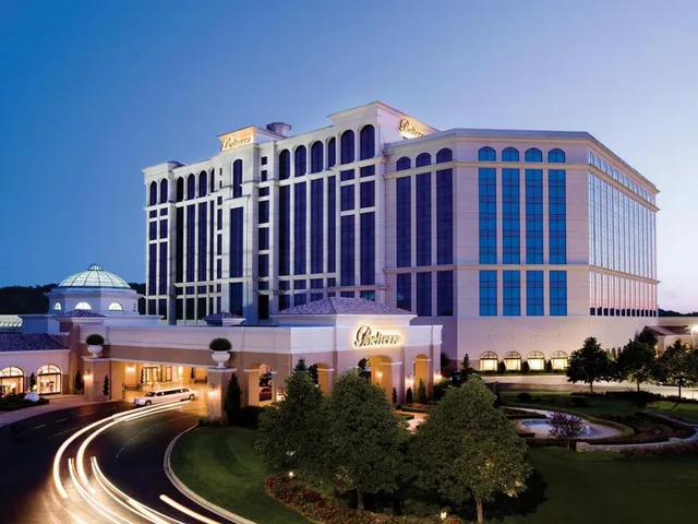 Classic, 2 Queen Beds, Water View، Belterra Casino Resort 1/1