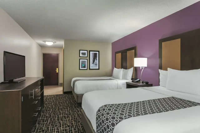 Room, 2 Queen Beds, La Quinta Inn & Suites by Wyndham Covington 5/9