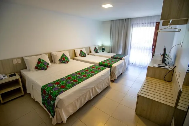 غرفة قياسية رباعية بسريرين منفصلين وسرير كينج بإطلالة على الحديقة، Viva Barra Hotel Pousada 1/3
