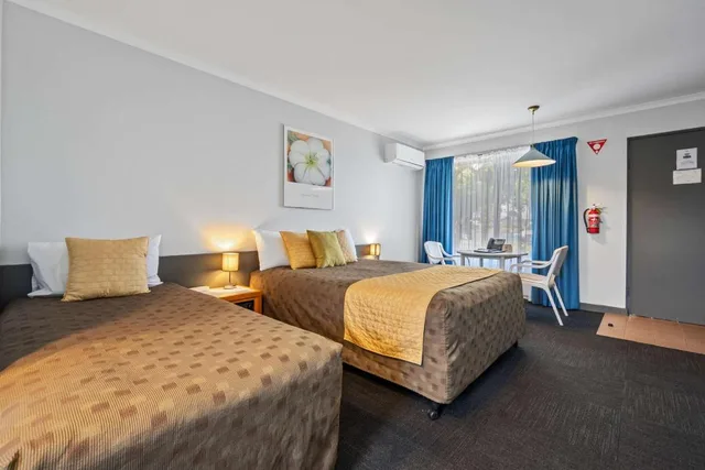 Upgrade, 1 Queen and 1 Single Bed، Comfort Inn The Pier 1/6