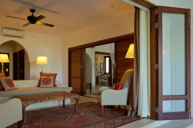 جناح تنفيذي، SWAHILI BEACH 8/10