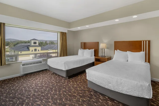 غرفة قياسية بسريرين كوين بإطلالة على المدينة، Best Western Plus Northwoods Inn 1/8