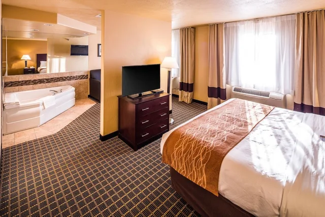 جناح بسرير كينج مع أريكة، Comfort Inn and Suites Gunnison-Crested Butte 5/8