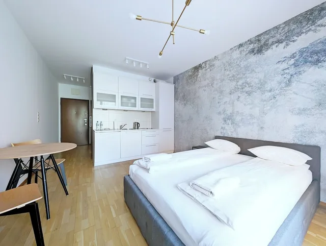 استوديو بسرير كوين بمطبخ صغير، Turnau City Aparthotel 10/10