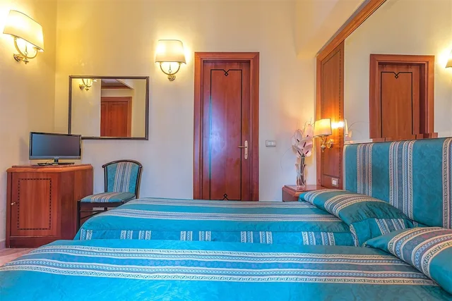 غرفة قياسية بسريرين منفصلين، Raeli Hotel Lazio 3/4
