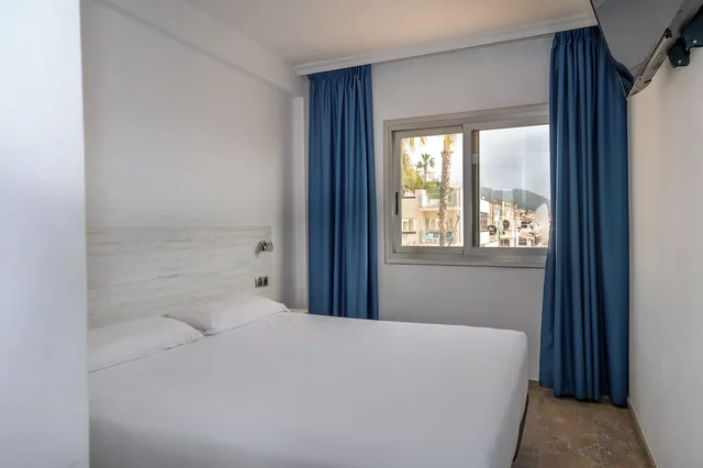 شقة ثلاثية بإطلالة على المرسى بشرفة بغرفة نوم واحدة، Port Sitges Resort Hotel 1/10