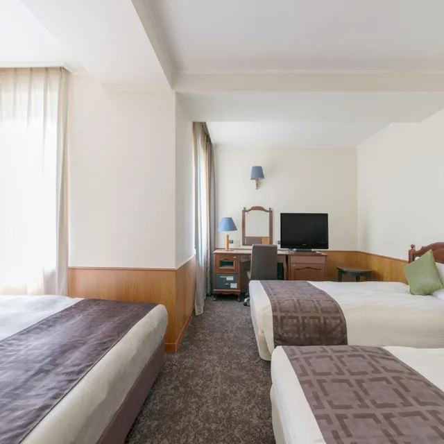غرفة رباعية للمدخنين، Premier Hotel Cabin Obihiro 1/3